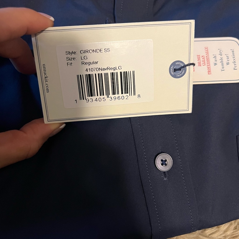 Men’s Untuckit short sleeve button down